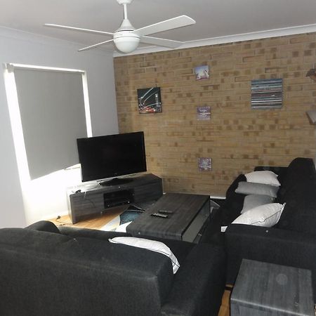 Prime Location & Spacious Adelaide Exterior photo