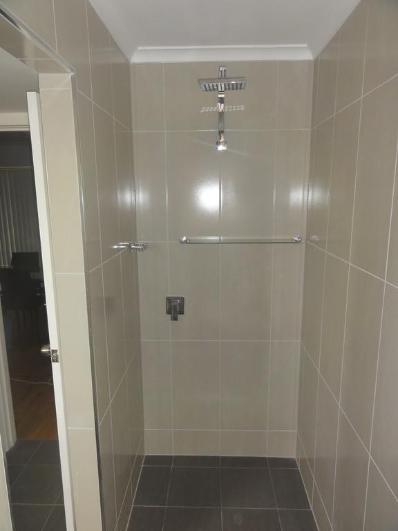Prime Location & Spacious Adelaide Exterior photo